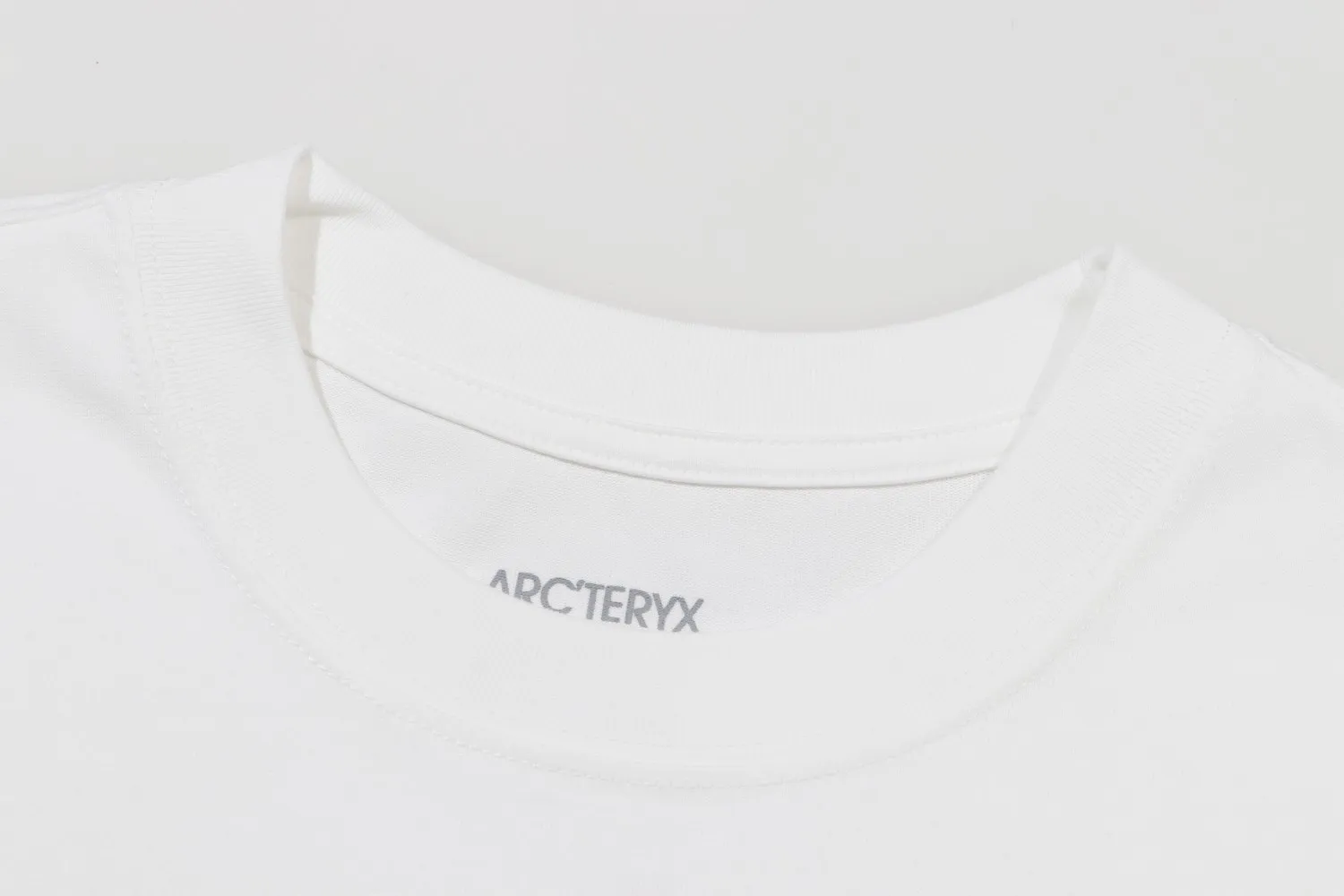 Arc’teryx ARC 23SS T 60 ， g 。 Breathable， ， ， 。 logo ， 。 ， 。 ， ， ， ， 。 Size:XS-L